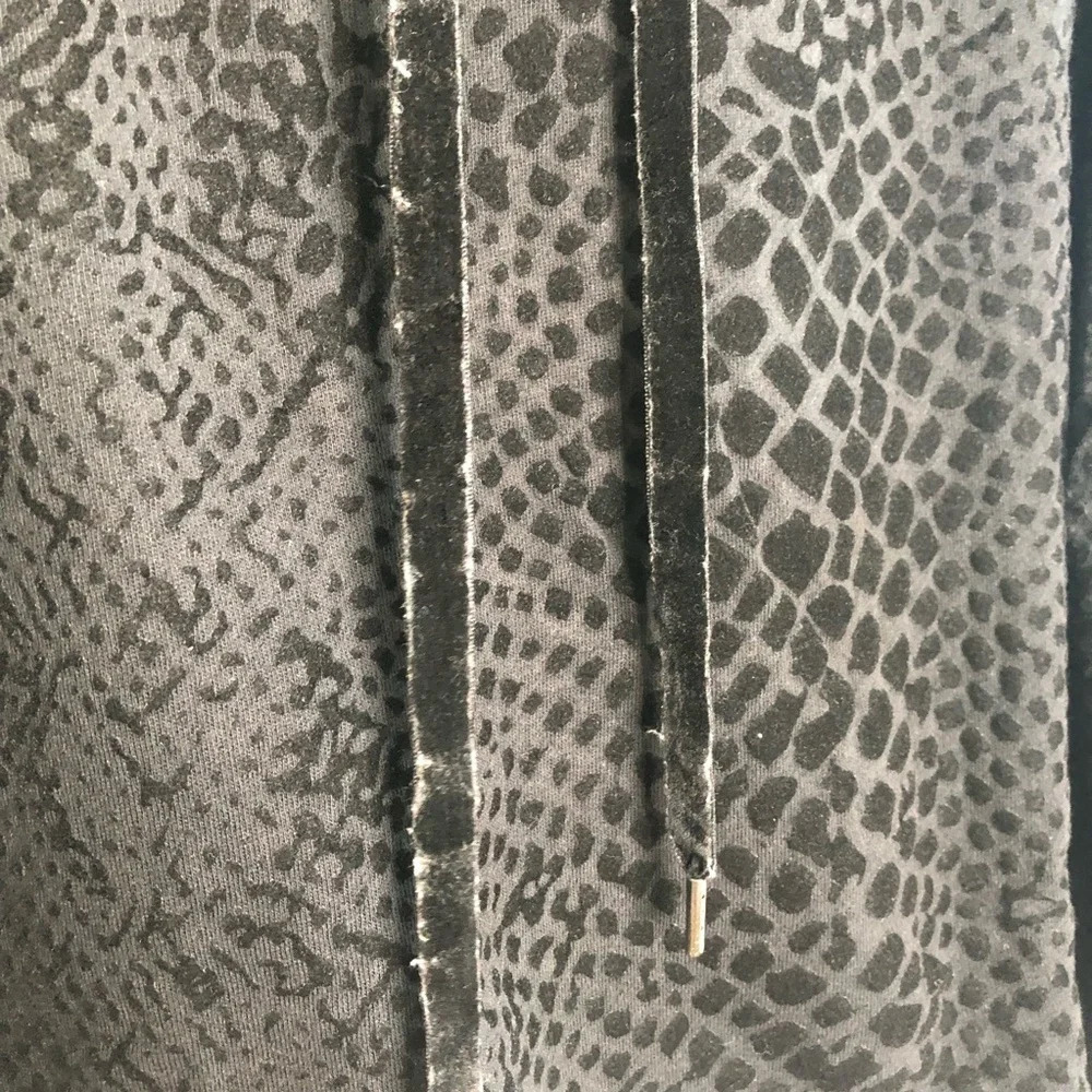 Rails Nico Black Flocked Cobra Hoodie Size Large - image 6